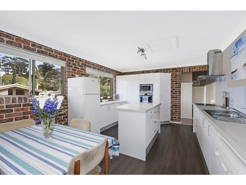 11 Matong Lane, Avoca Beach NSW 2251