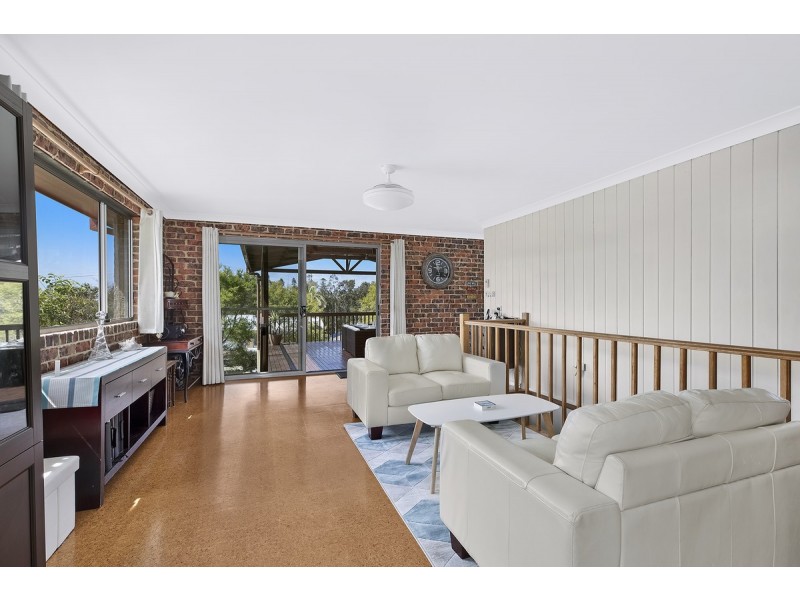 11 Matong Lane, Avoca Beach NSW 2251