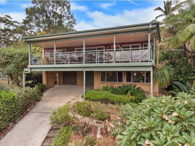 8 Daniel Close, Macmasters Beach NSW 2251