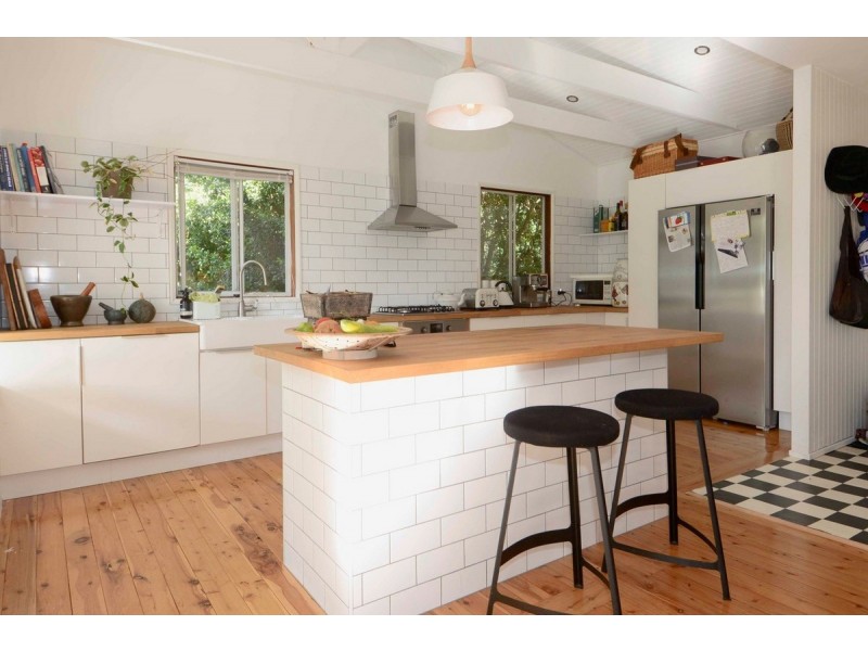 61 Hillside Road, Avoca Beach NSW 2251