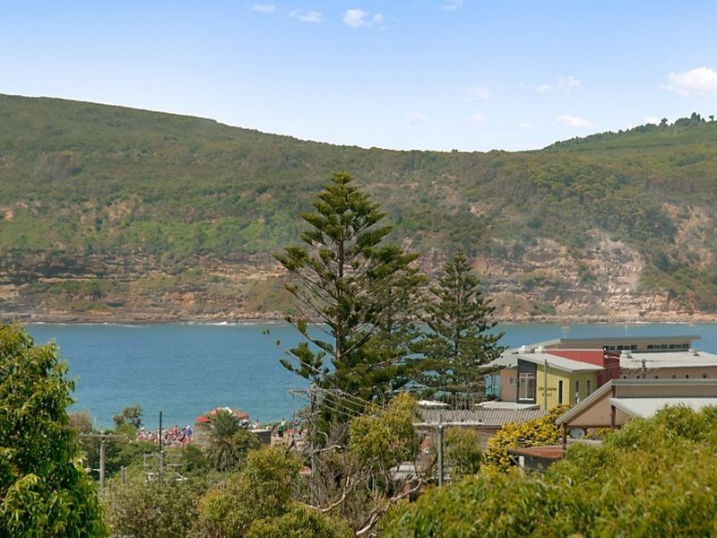 16 Fiesta Crescent, Copacabana NSW 2251