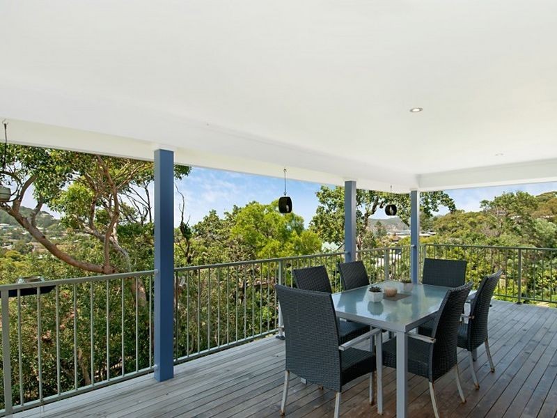 16 Fiesta Crescent, Copacabana NSW 2251