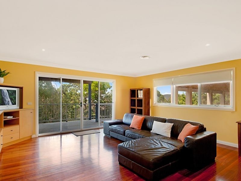 16 Fiesta Crescent, Copacabana NSW 2251