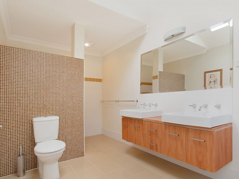 16 Fiesta Crescent, Copacabana NSW 2251