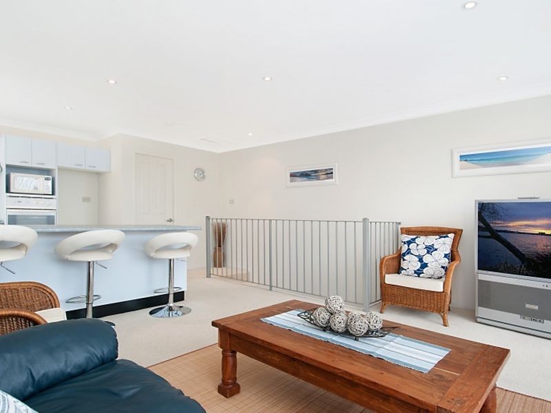 1/4 Ficus Avenue, Avoca Beach NSW 2251