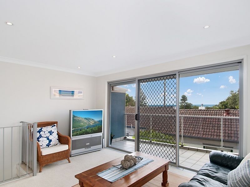 1/4 Ficus Avenue, Avoca Beach NSW 2251