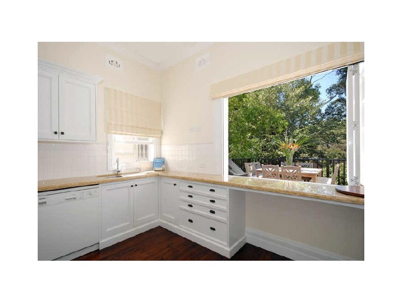 4 Holdsworth Avenue, St Leonards NSW 2065