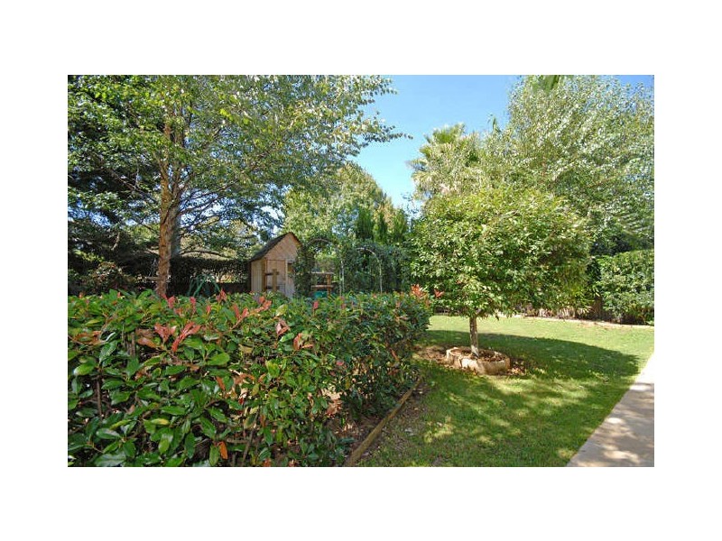 4 Holdsworth Avenue, St Leonards NSW 2065