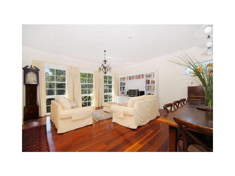 4 Holdsworth Avenue, St Leonards NSW 2065