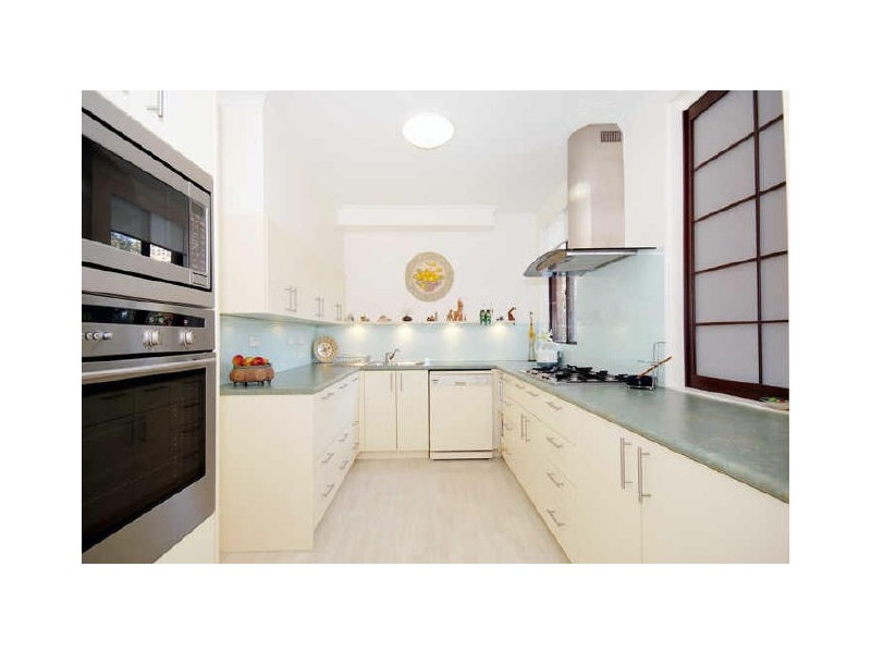 18/2 Spruson Street, Neutral Bay NSW 2089