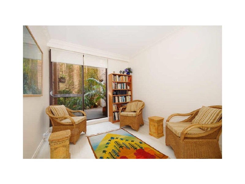 18/2 Spruson Street, Neutral Bay NSW 2089