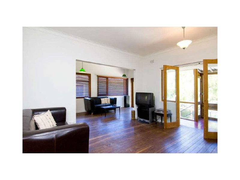 98 Barrenjoey Road, Mona Vale NSW 2103