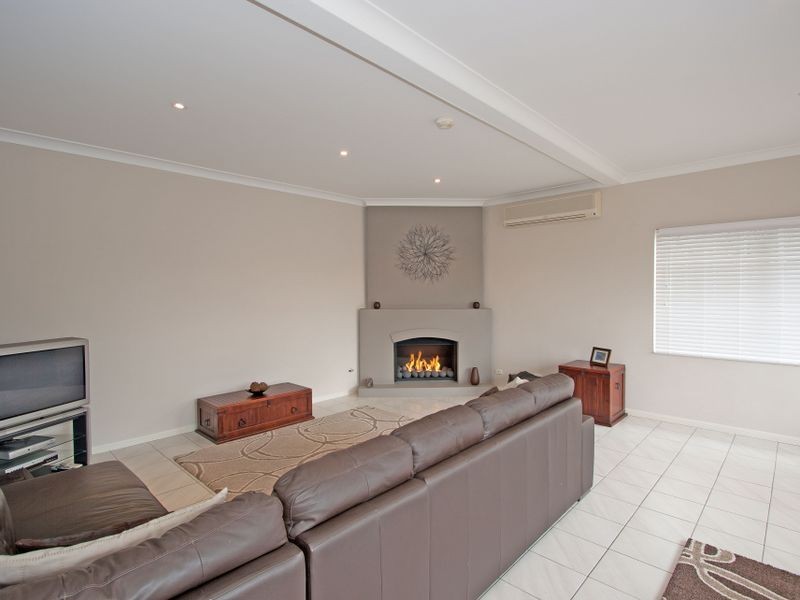 12 Jacquelene Close, Bayview NSW 2104