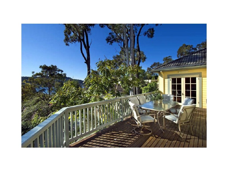 11 Loquat Valley Road, Bayview NSW 2104