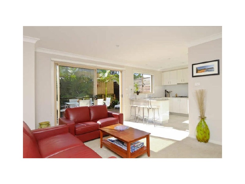 11 Lorikeet Grove, Warriewood NSW 2102