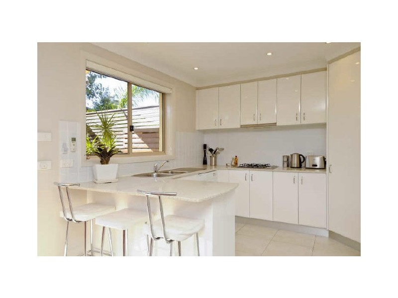 11 Lorikeet Grove, Warriewood NSW 2102