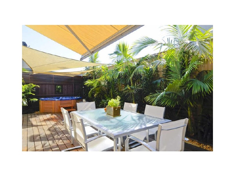 11 Lorikeet Grove, Warriewood NSW 2102