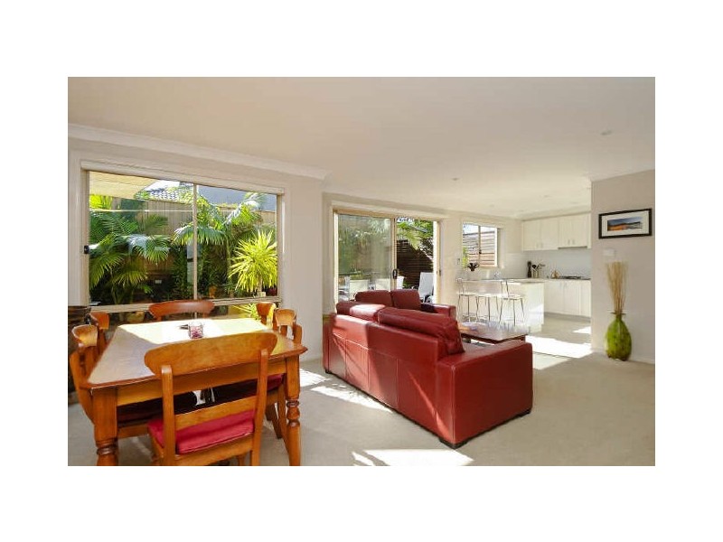 11 Lorikeet Grove, Warriewood NSW 2102
