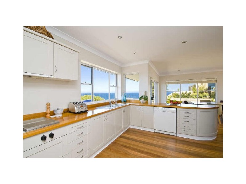 8 Hillcrest Avenue, Mona Vale NSW 2103