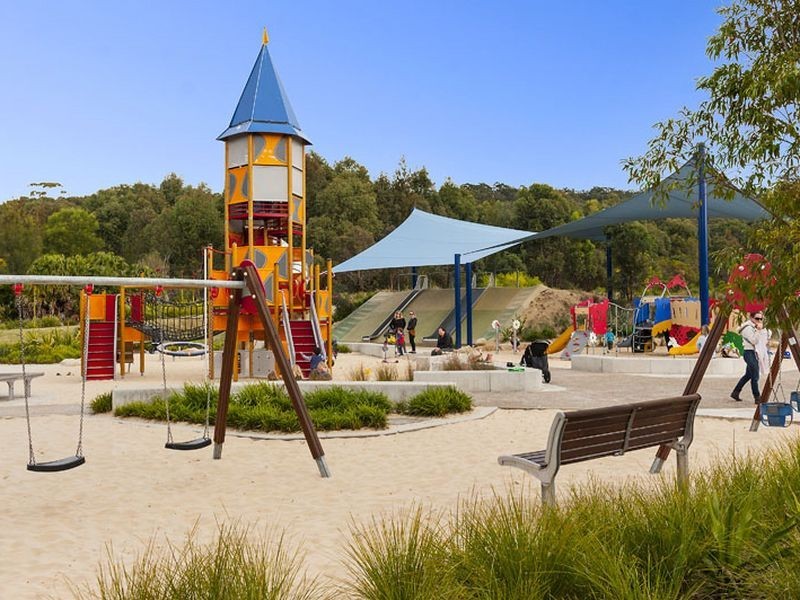 221 Macpherson Street, Warriewood NSW 2102