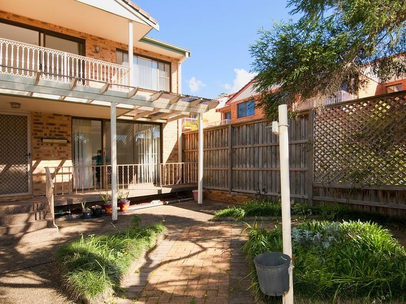 28/2 Forest Road, Warriewood NSW 2102