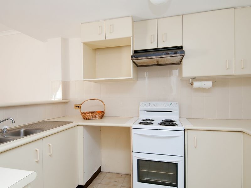 28/2 Forest Road, Warriewood NSW 2102