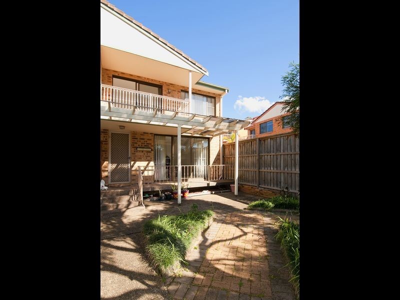 28/2 Forest Road, Warriewood NSW 2102