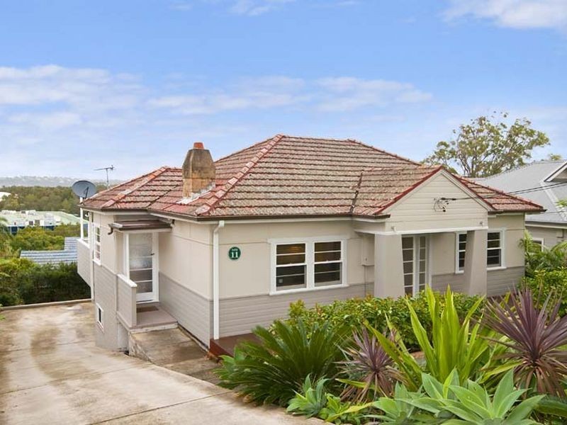 11 Lakeview Parade, Warriewood NSW 2102