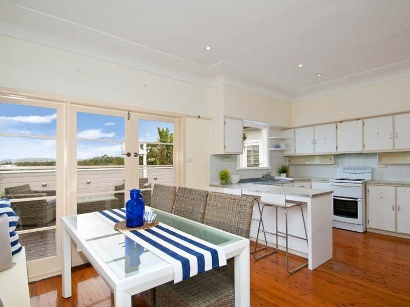 11 Lakeview Parade, Warriewood NSW 2102