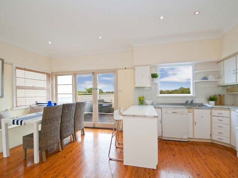 11 Lakeview Parade, Warriewood NSW 2102