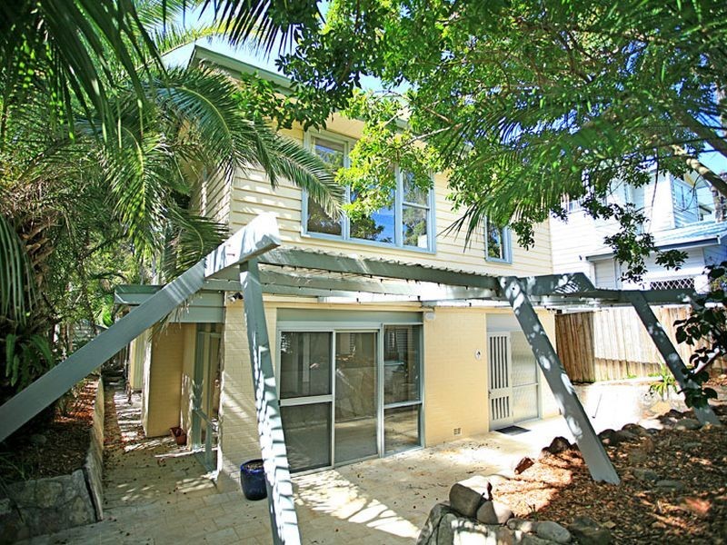 92 Queens Parade East, Newport NSW 2106