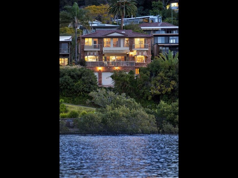 2113 Pittwater Road, Church Point NSW 2105