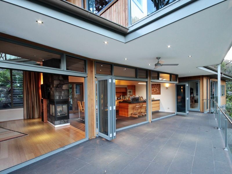 10 Kananook Avenue, Bayview NSW 2104