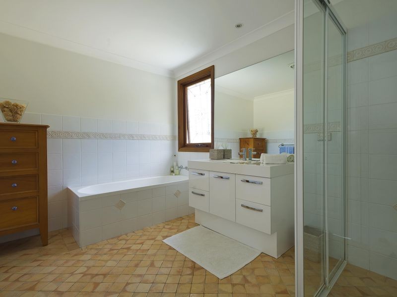 5 Kamilaroi Road, Bayview NSW 2104