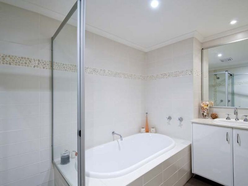 2/2 Fantail Avenue, Warriewood NSW 2102