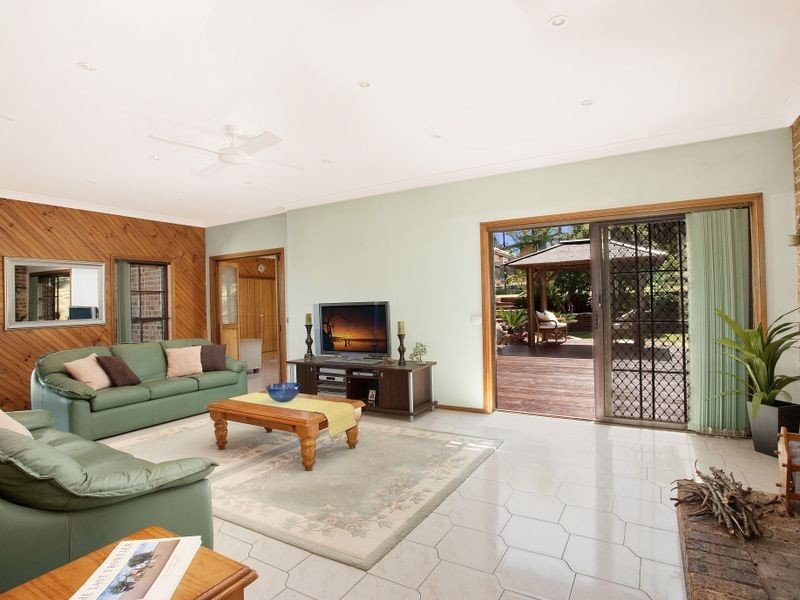 1081 Oxford Falls Road, Oxford Falls NSW 2100 the real estate agency