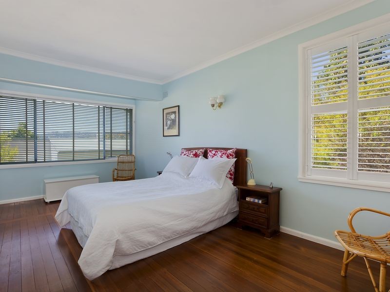 17 Kananook Avenue, Bayview NSW 2104