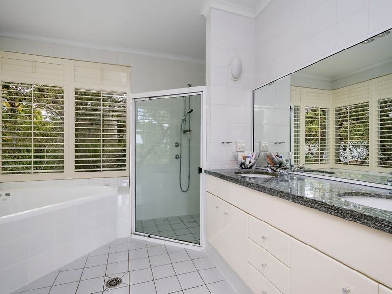 8b Minkara Road, Bayview NSW 2104