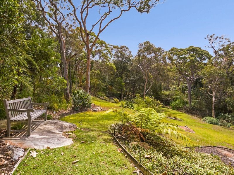 8b Minkara Road, Bayview NSW 2104