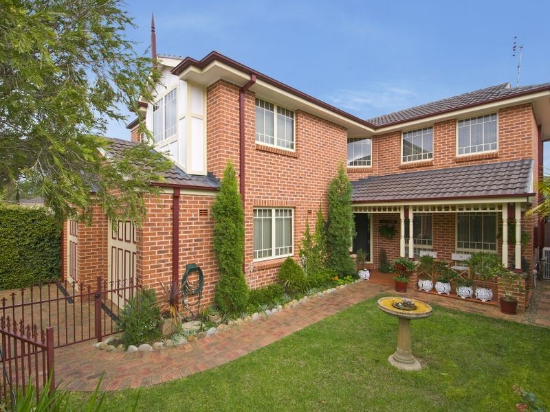 18 Waterside Grove, Warriewood NSW 2102