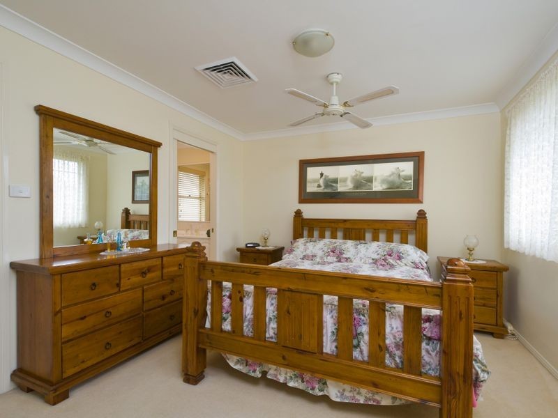 18 Waterside Grove, Warriewood NSW 2102