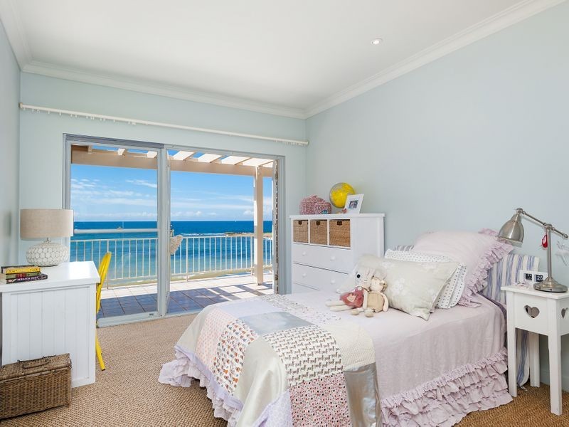 11 Surfview Road, Mona Vale NSW 2103