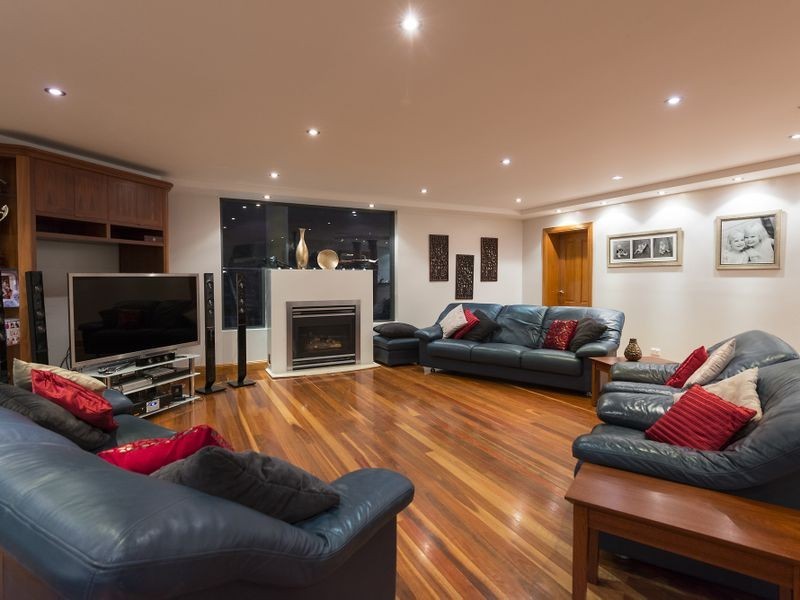 9 Manor Road, Ingleside NSW 2101