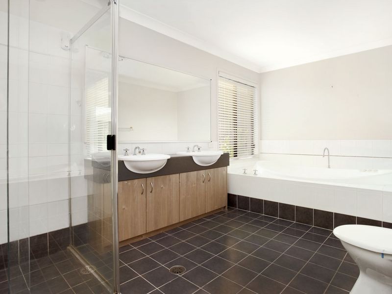 27 Streamdale Grove, Warriewood NSW 2102