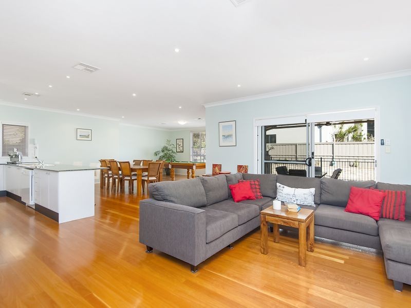 10 Grevillea Avenue, Warriewood NSW 2102