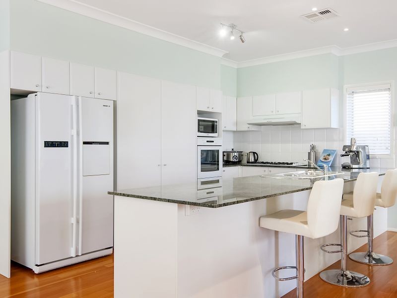 10 Grevillea Avenue, Warriewood NSW 2102