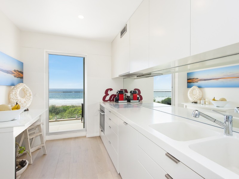 2/1 Albemarle Street, Narrabeen NSW 2101