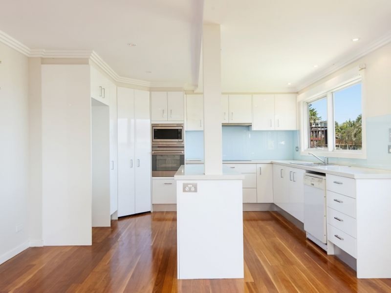 92 Narrabeen Park Parade, Warriewood NSW 2102