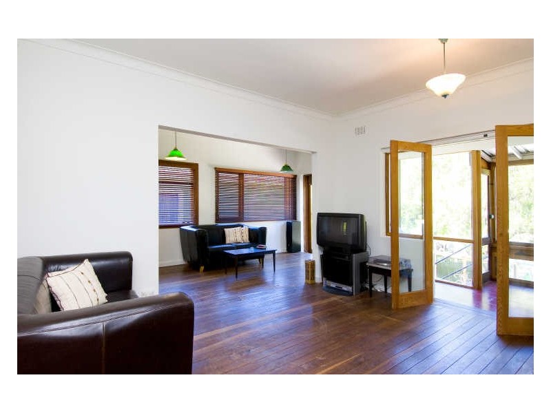 98 Barrenjoey Road, Mona Vale NSW 2103