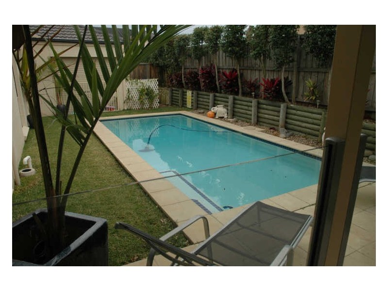 27 Waterside Grove, Warriewood NSW 2102